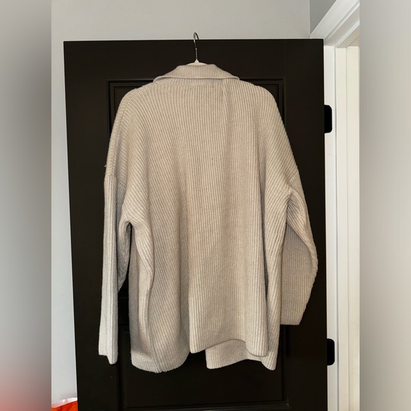 Women’s Jacket - Picture 7 of 12